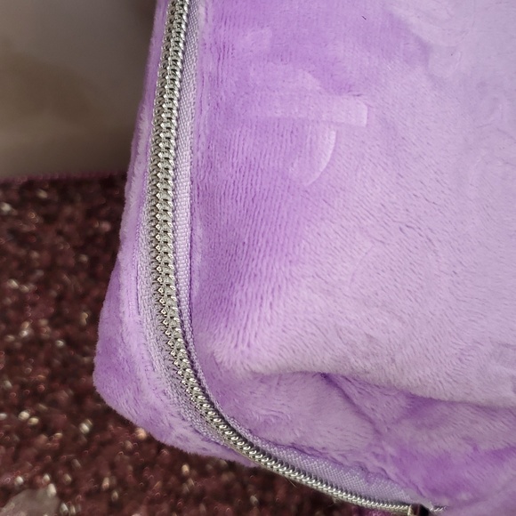 🎉HP🎉Juicy Couture 💜NWT💜 Lavender Purple Velour Cosmetic Bag!💜💜💜 - Picture 6 of 13